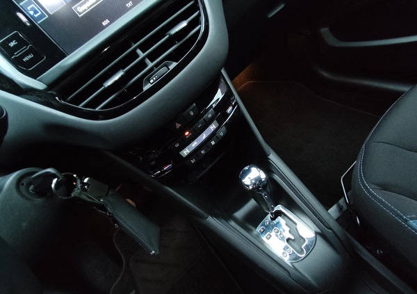Peugeot 208 cena 34999 przebieg: 70302, rok produkcji 2015 z Skoczów małe 326